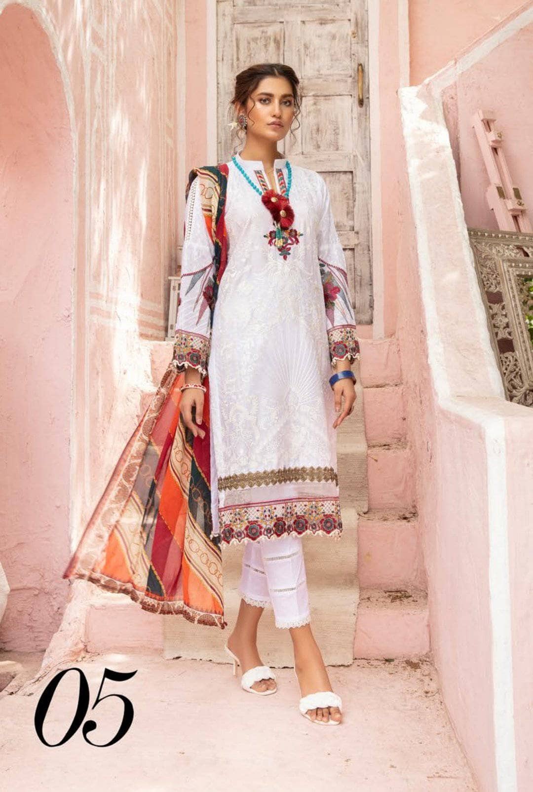 img_mina_lawn_by_riaz_arts_awwal_boutique