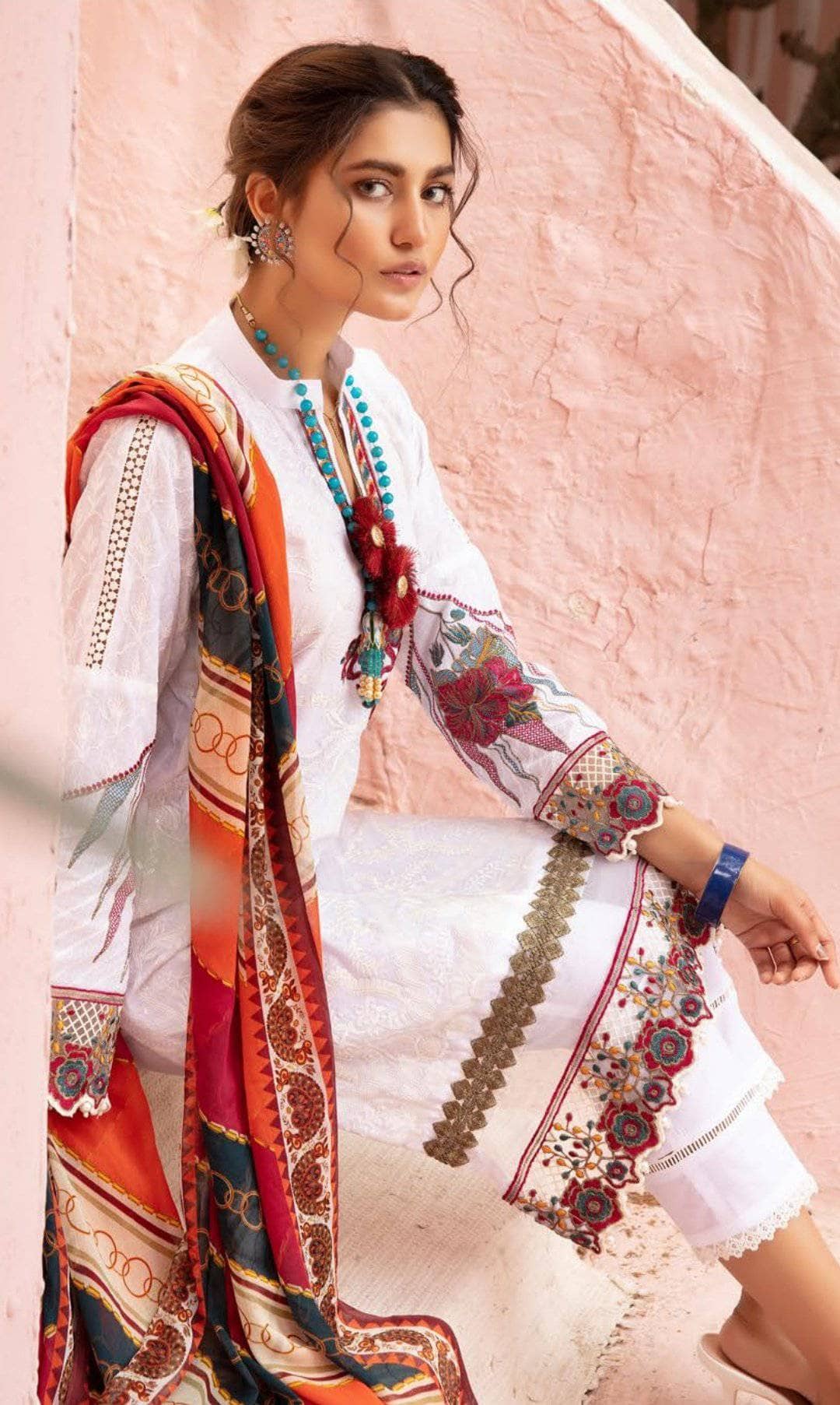 img_mina_lawn_by_riaz_arts_awwal_boutique