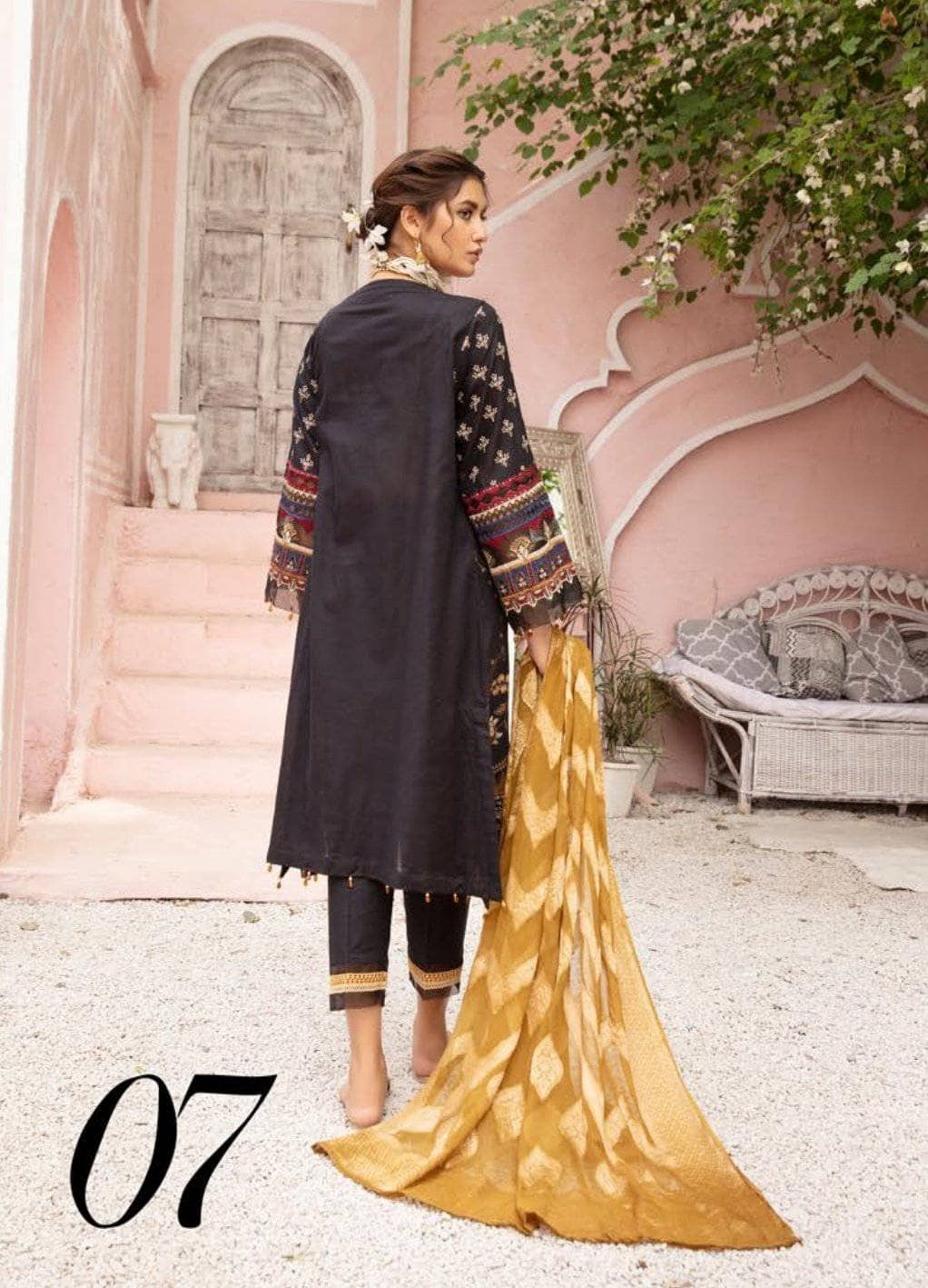 img_mina_lawn_by_riaz_arts_awwal_boutique