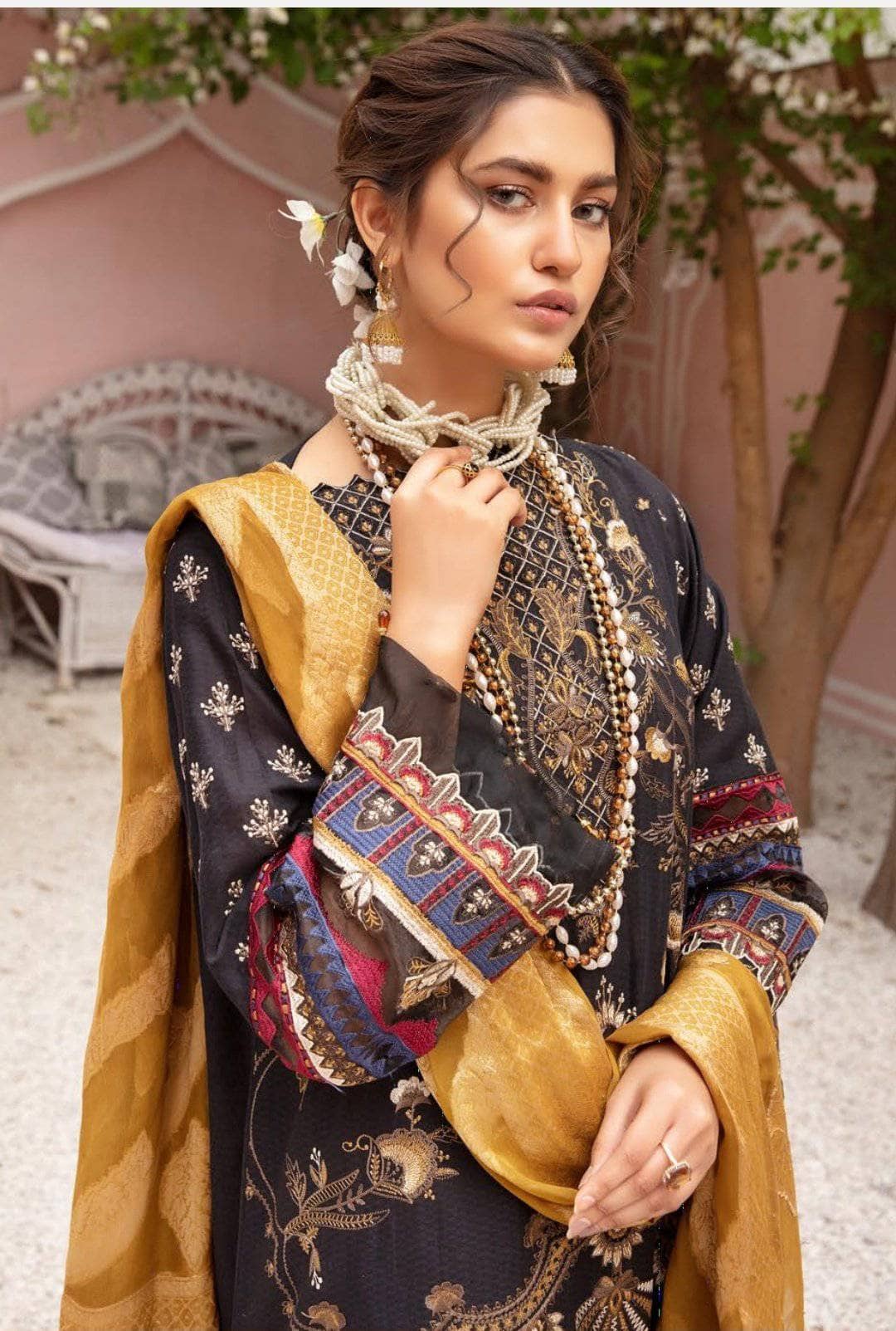 img_mina_lawn_by_riaz_arts_awwal_boutique