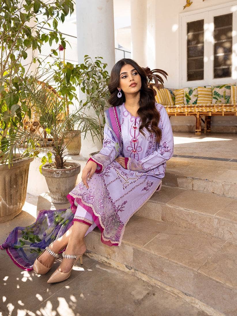 img_roheenaz_lawn_23_awwal_boutique