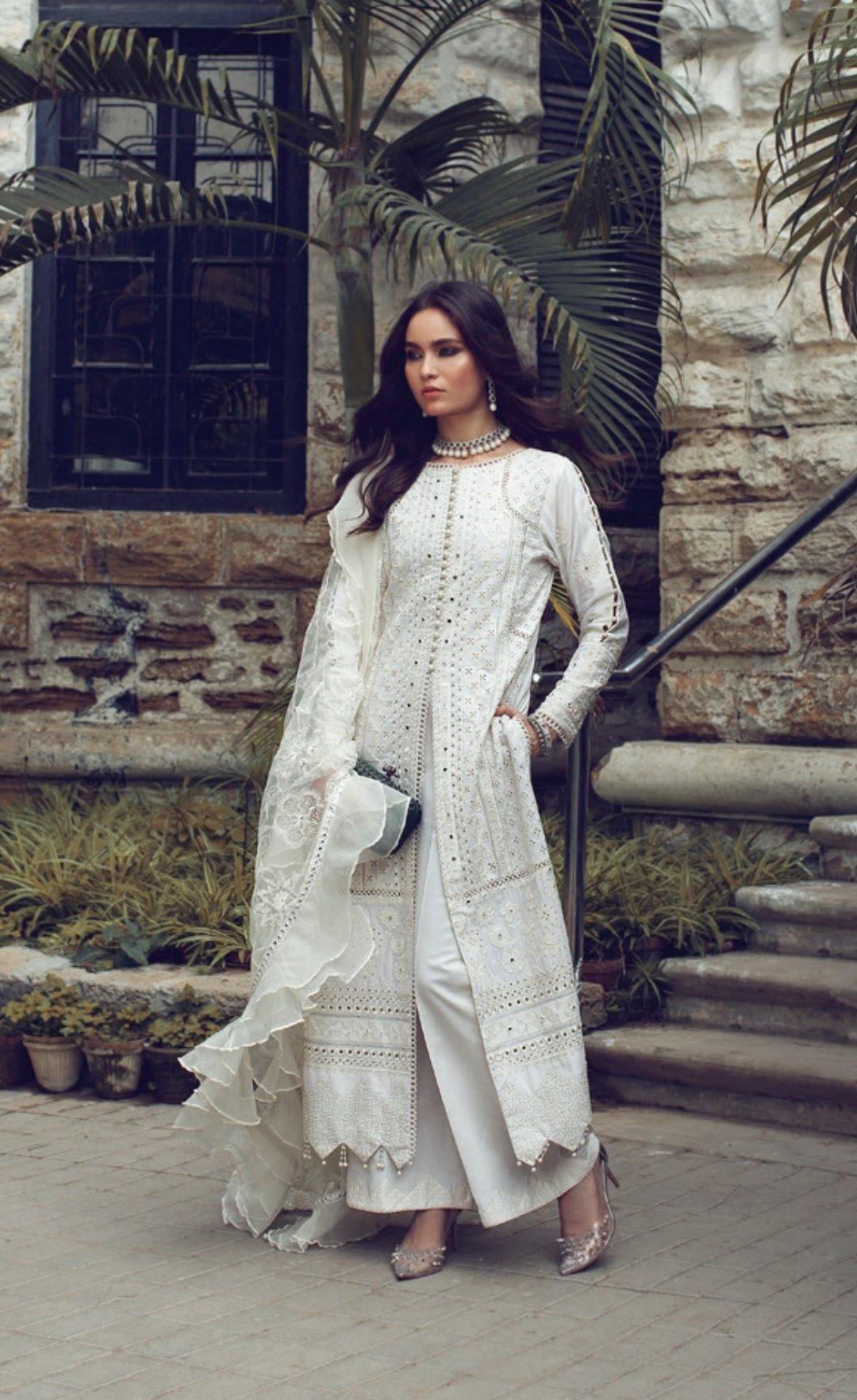 img_rouche_chikankari_lawn_2020_awwal_boutique