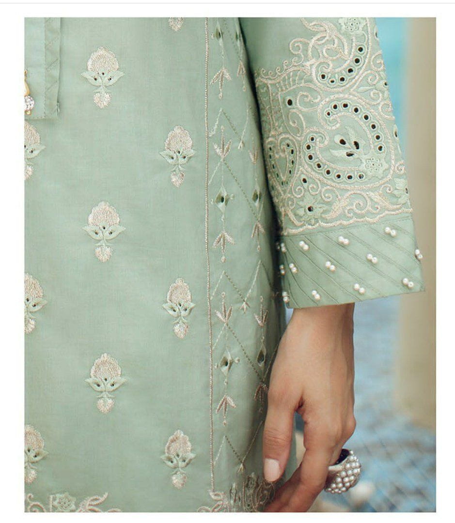 img_rouche_chikankari_lawn_awwal_boutique