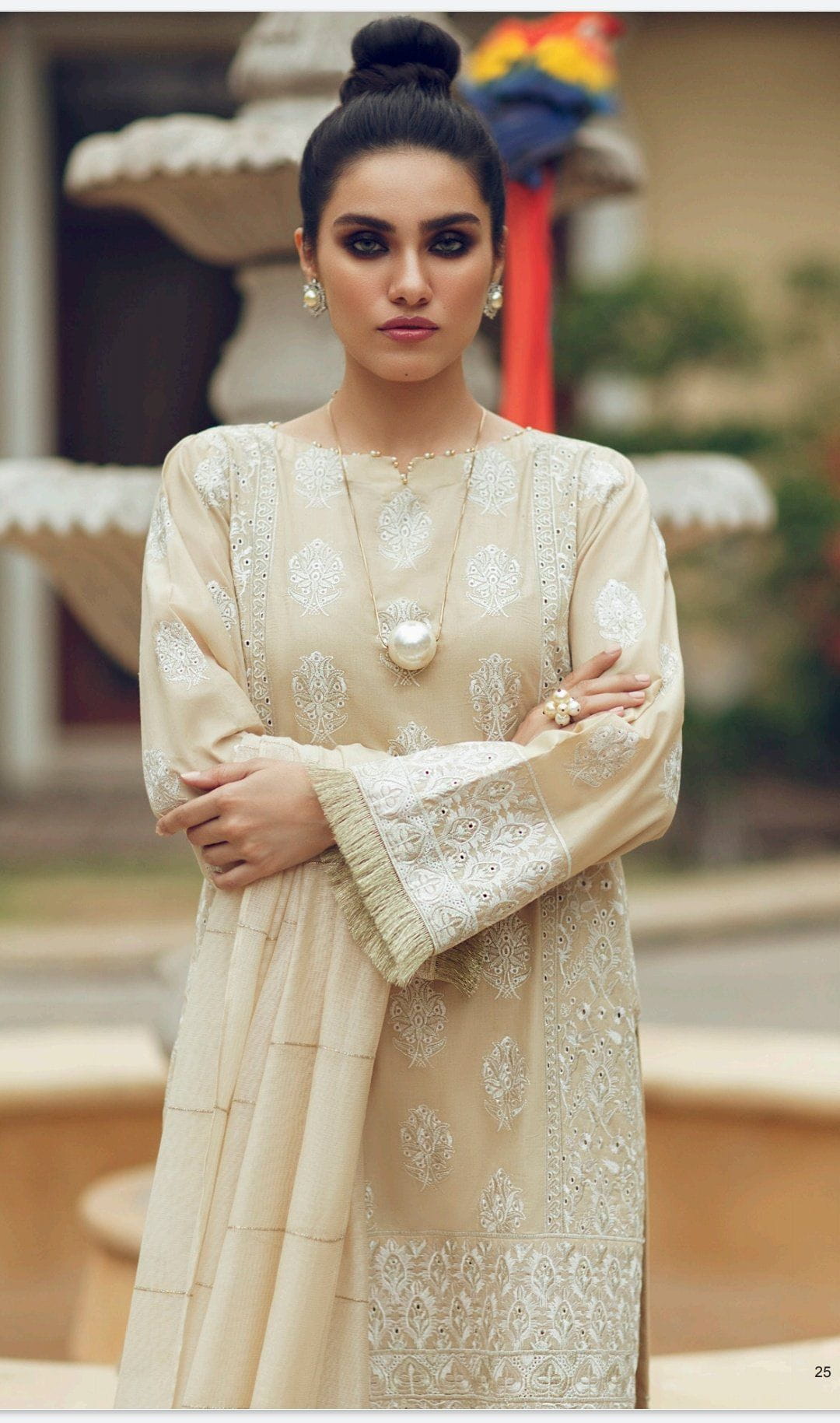 img_rouche_chikankari_lawn_collection_awwal_boutique