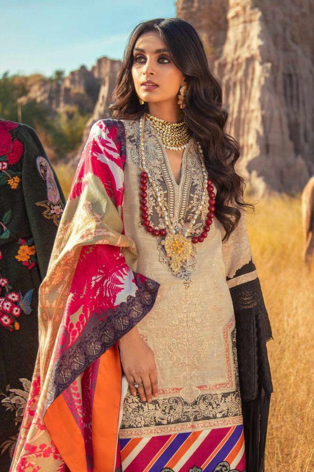 img_sana_safinaz_winter_shawl_2020_awwal_boutique