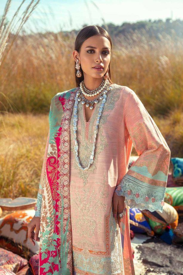 img_sana_safinaz_winter_shawl_2020_awwal_boutique