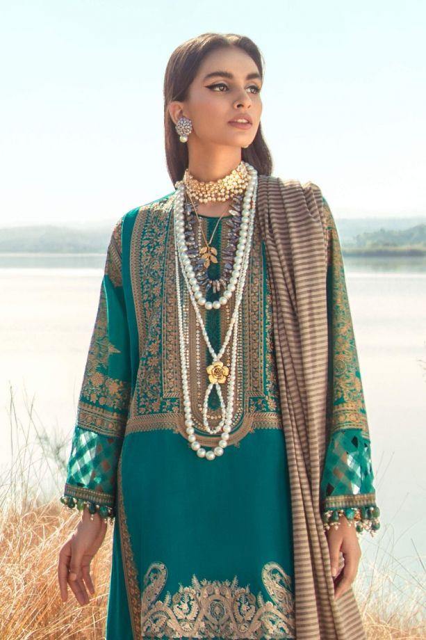 img_sana_safinaz_winter_shawl_2020_awwal_boutique