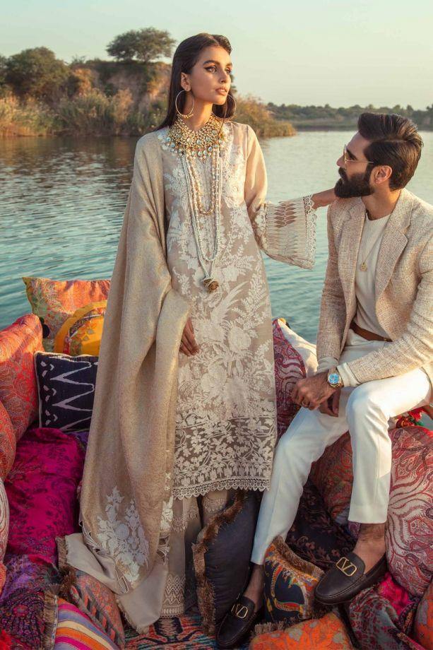 img_sana_safinaz_winter_shawl_2020_awwal_boutique