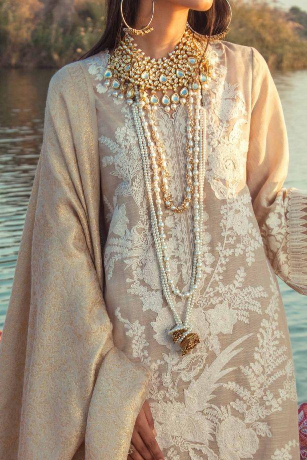 img_sana_safinaz_winter_shawl_2020_awwal_boutique