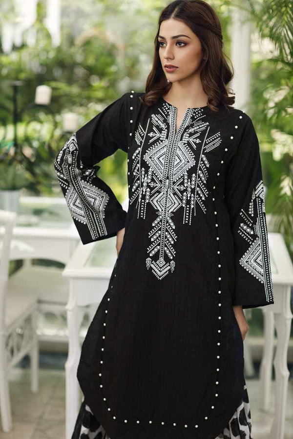 img_gul_ahmed_cambric_collection_awwal_boutique