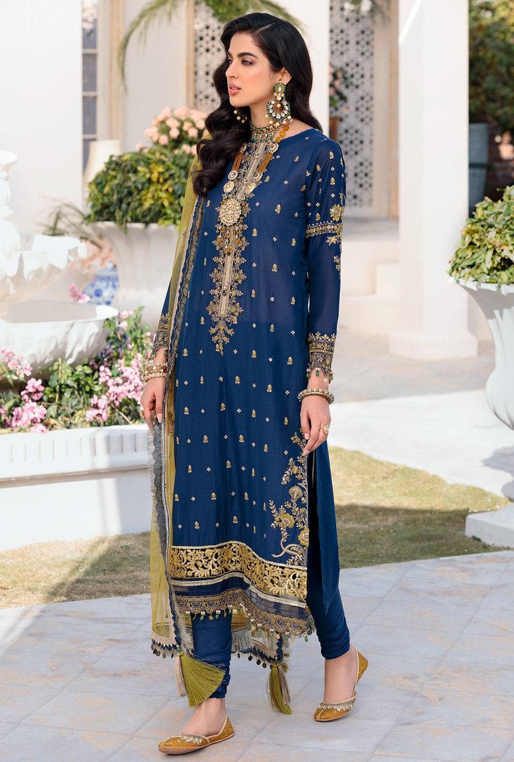 img_saadia_asad_chikankari_lawn_22_awwal_boutique