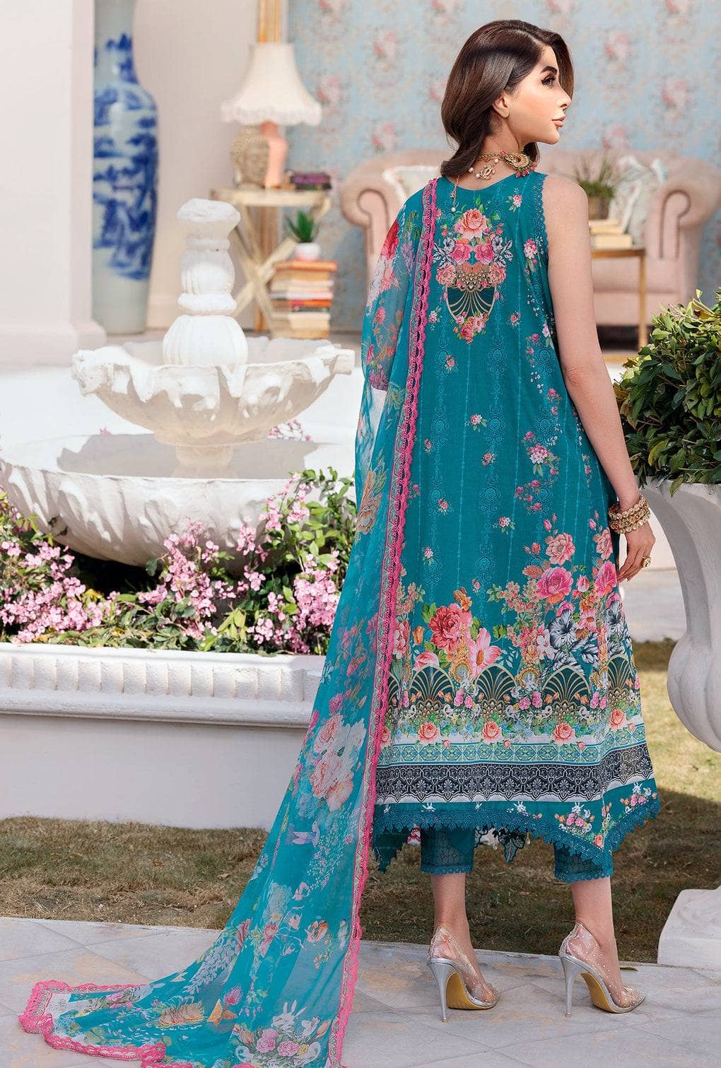 img_saadia_asad_chikankari_lawn_22_awwal_boutique
