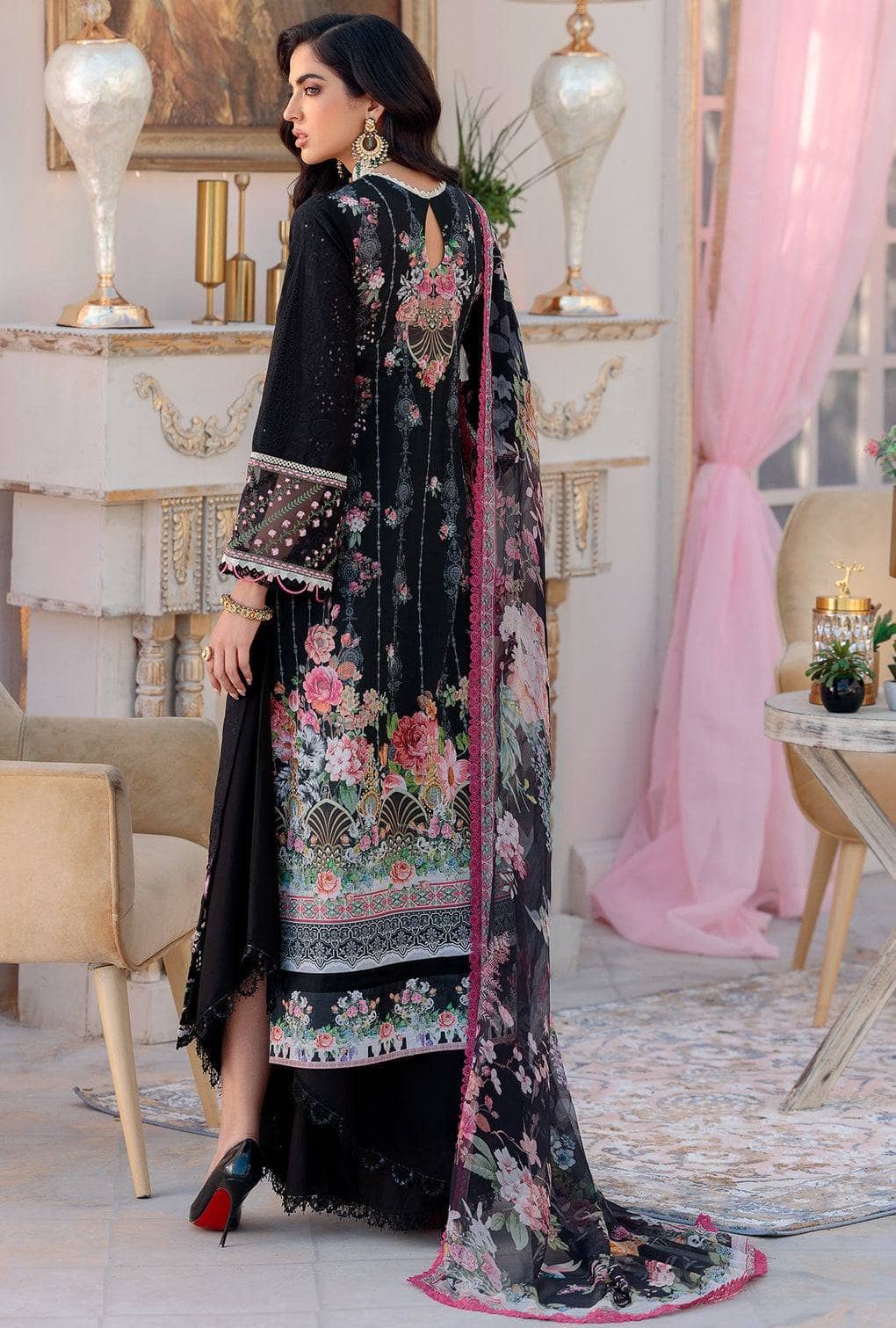 img_saadia_asad_chikankari_lawn_22_awwal_boutique