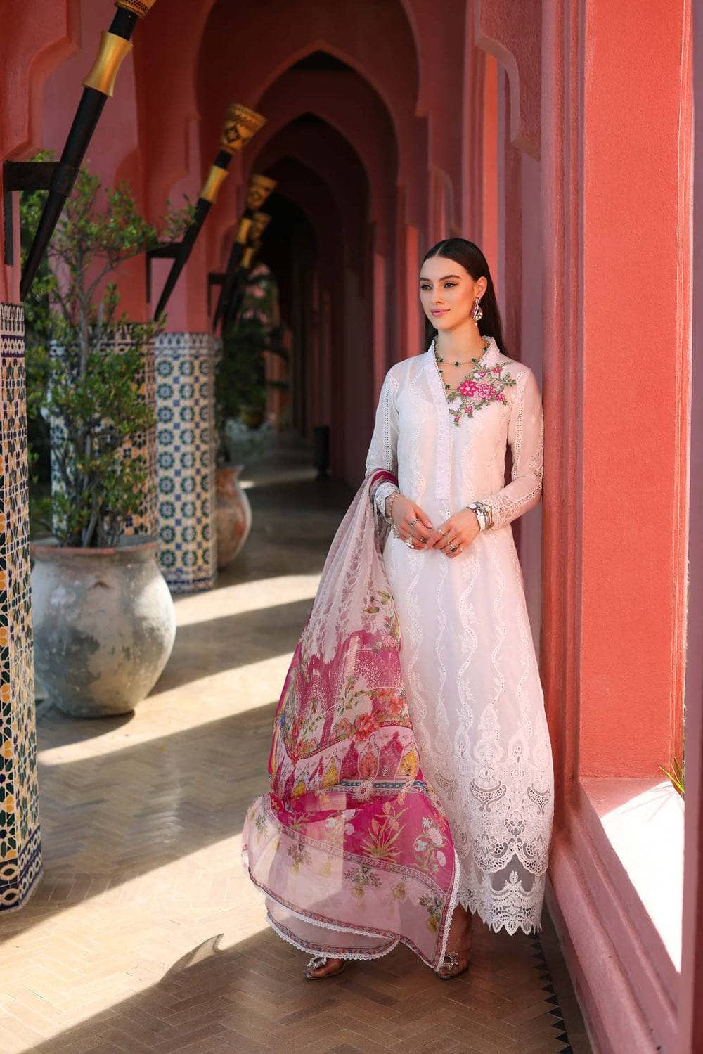 img_saadia_asad_noor_chikankari_23_awwal_boutique