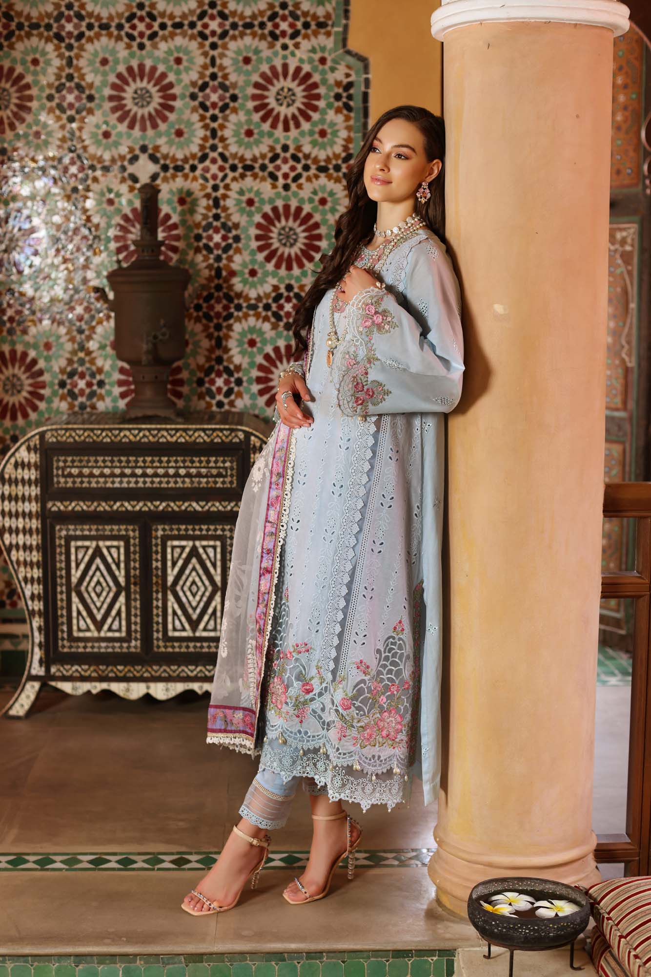 img_saadia_asad_noor_chikankari_23_awwal_boutique