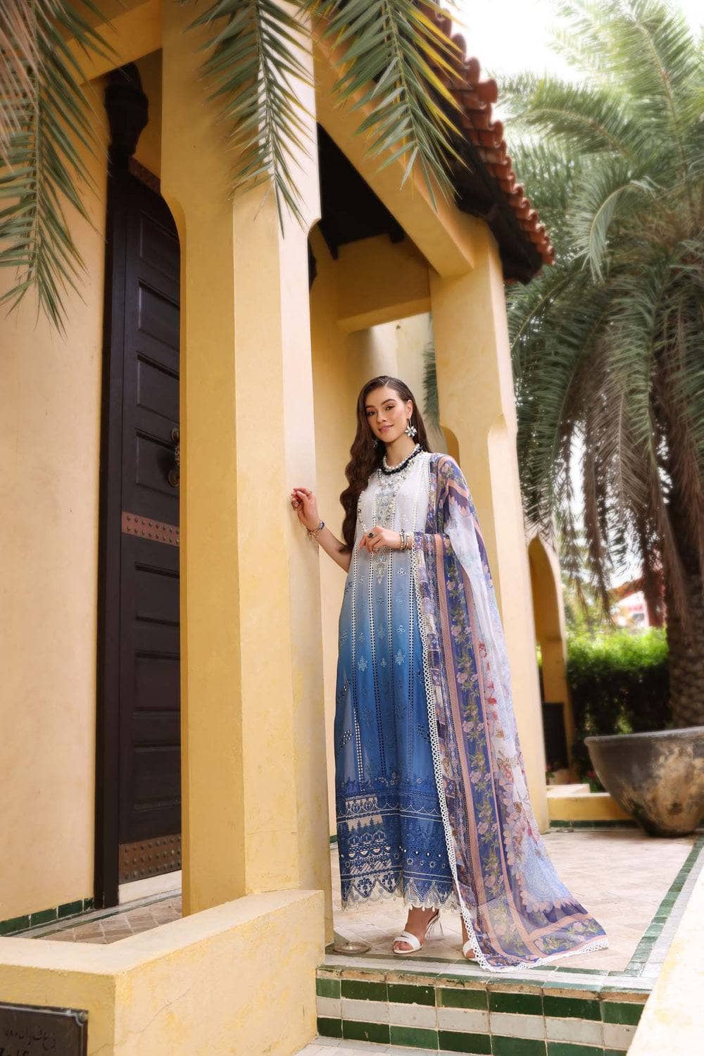 img_saadia_asad_noor_chikankari_23_awwal_boutique
