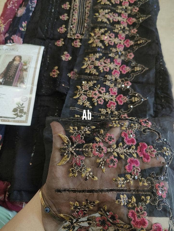 img_saadia_asad_laserkari_chiffon_open_pic_awwal_boutique
