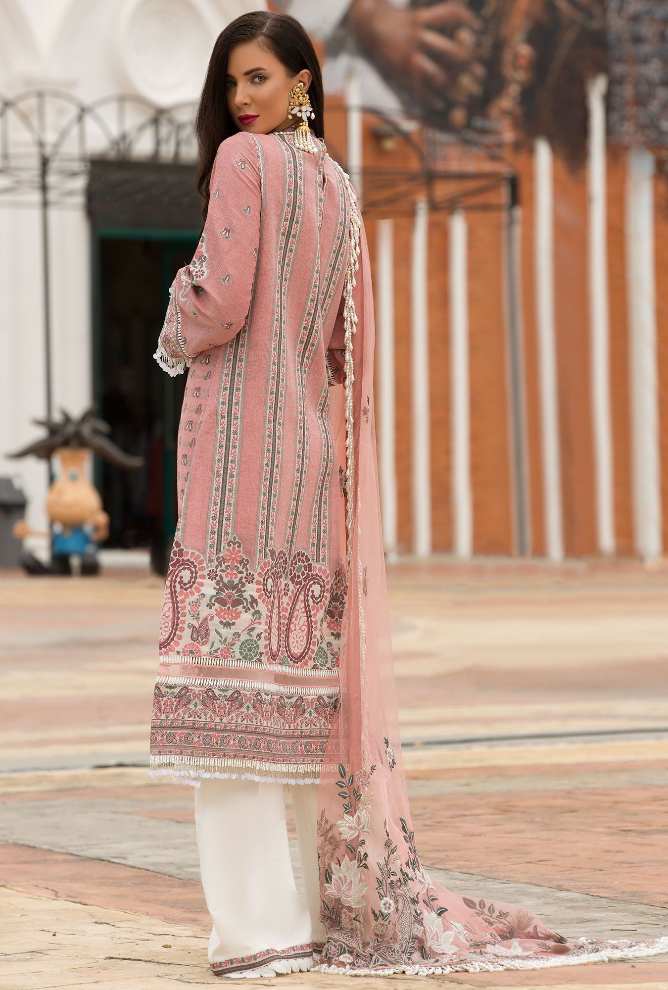 img_noor_lawn_pakistani_suits_awwal_boutique