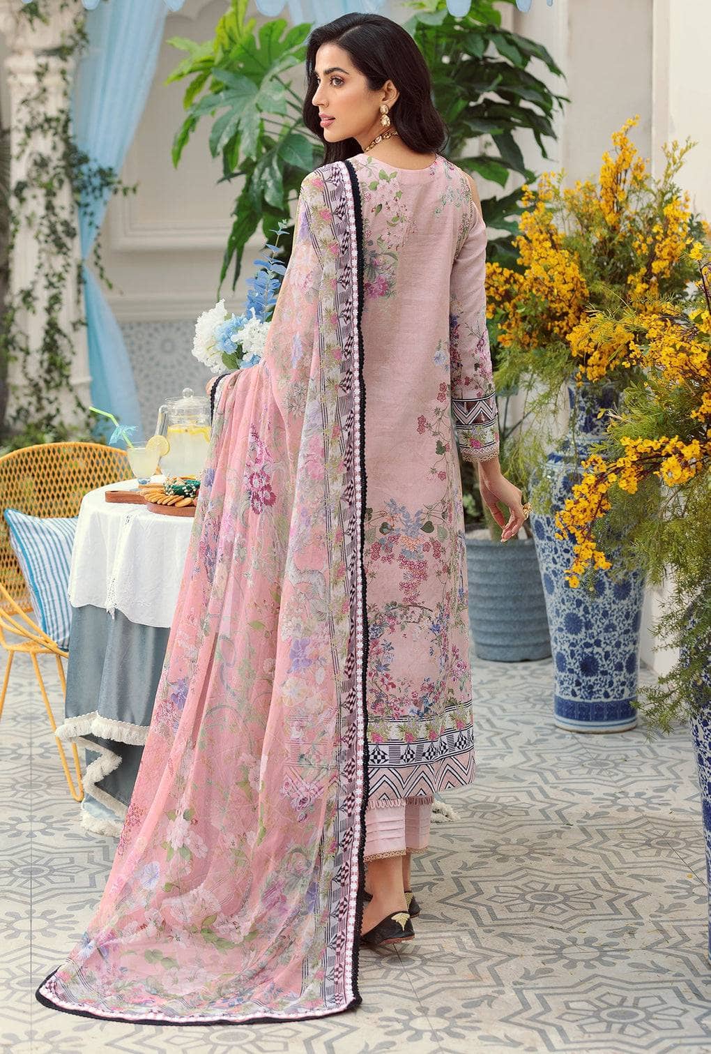 img_saadia_asad_lawn_22_awwal_boutique
