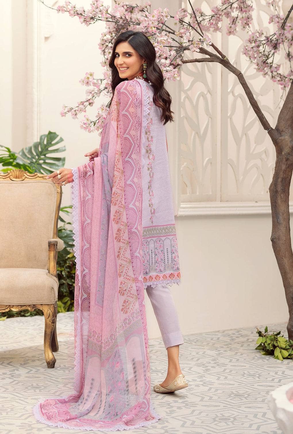 img_saadia_asad_lawn_22_awwal_boutique