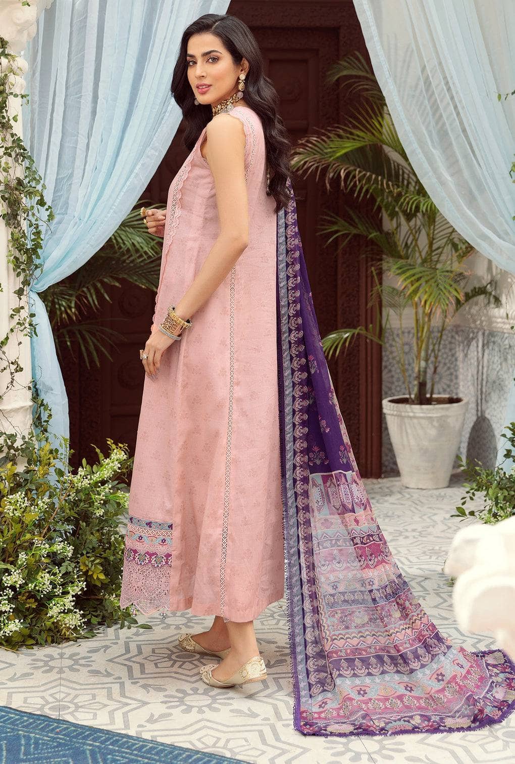 img_saadia_asad_lawn_22_awwal_boutique