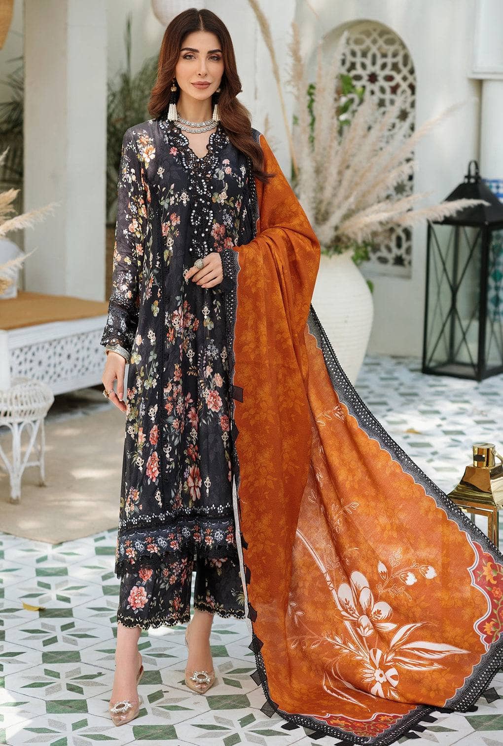 img_saadia_asad_noor_embroidered_Prints_woolen_shawl_awwal_boutique