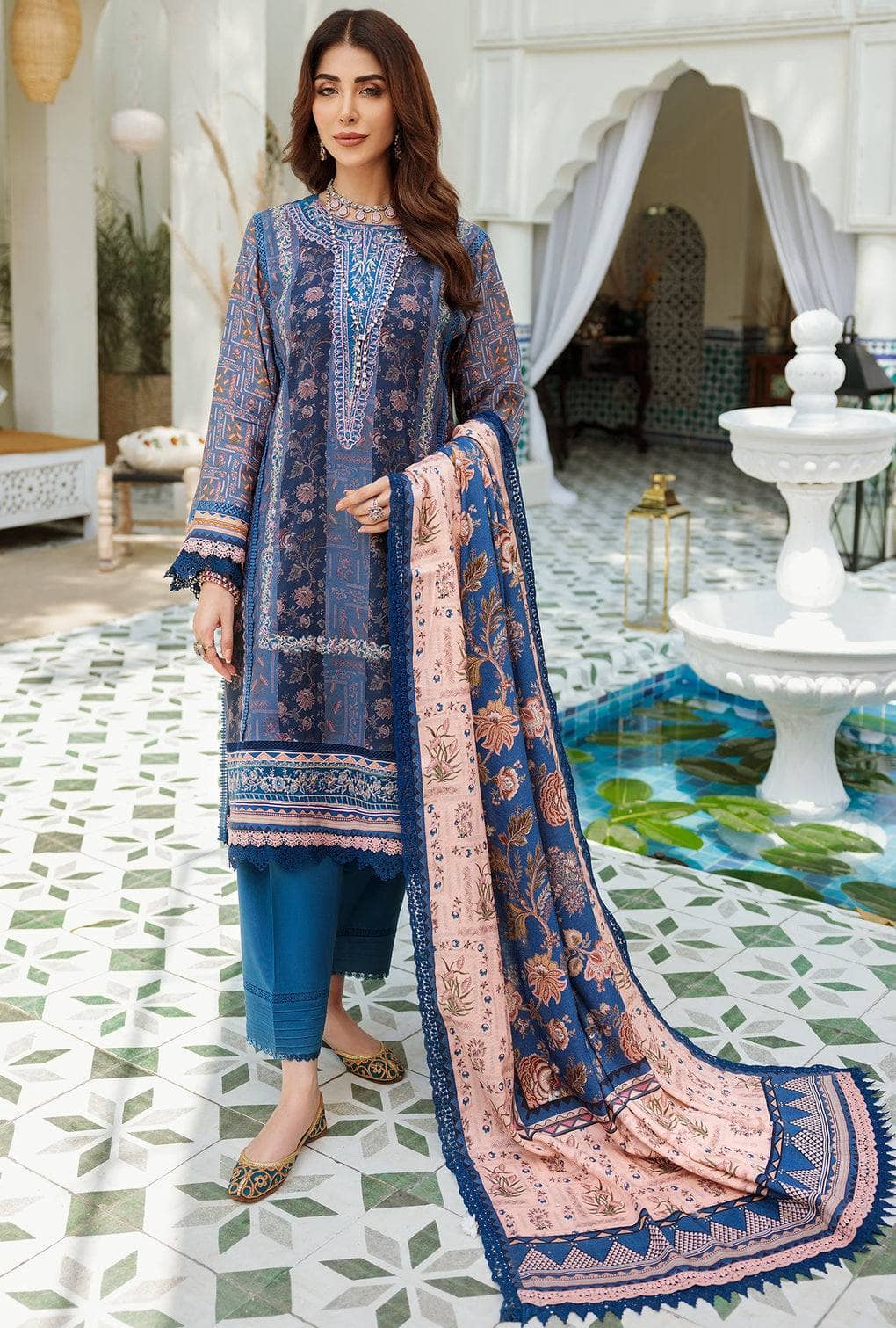 img_saadia_asad_noor_embroidered_Prints_woolen_shawl_awwal_boutique
