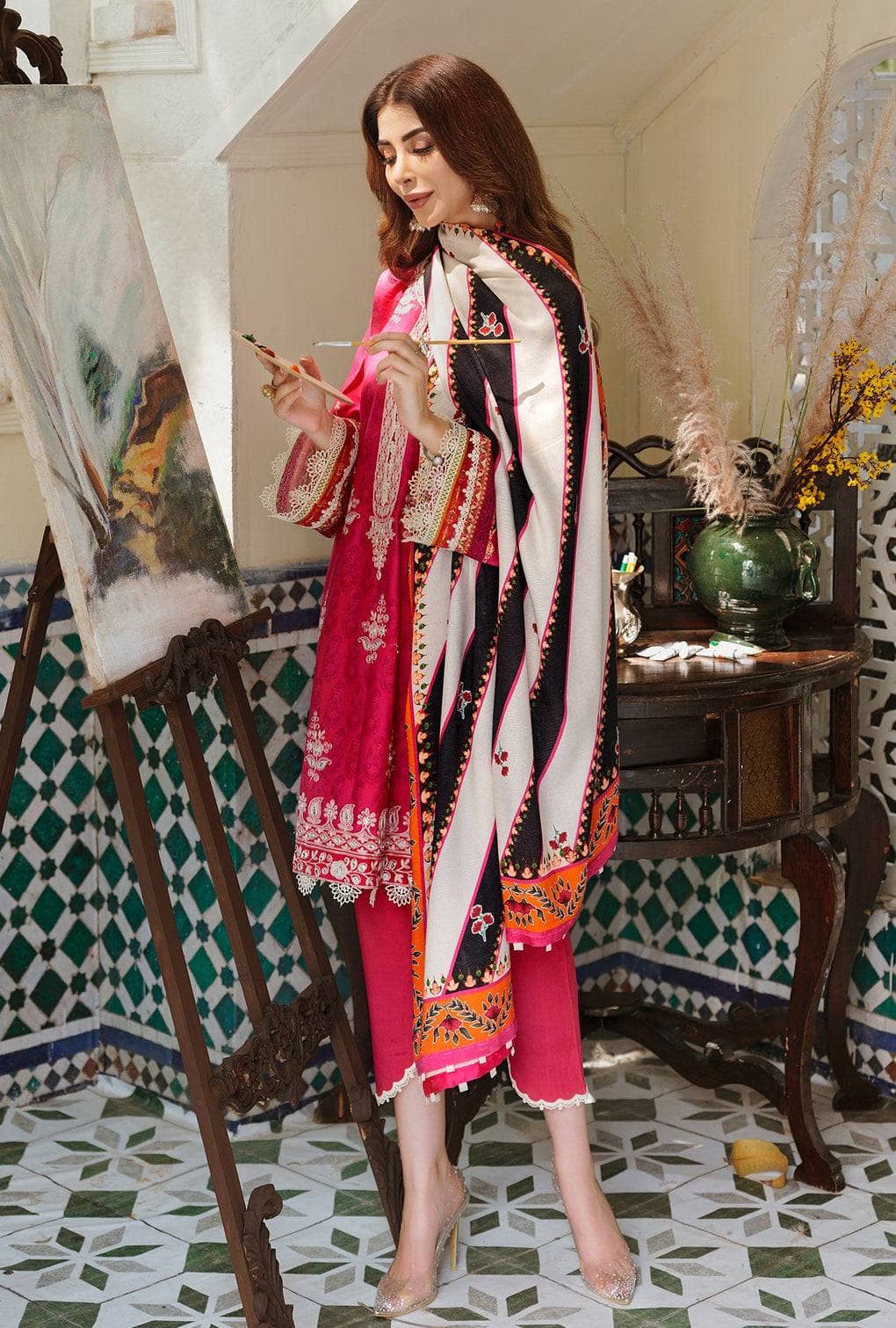 img_saadia_asad_noor_embroidered_Prints_woolen_shawl_awwal_boutique