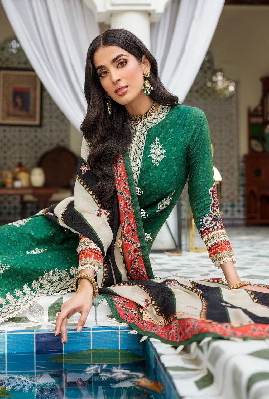img_saadia_asad_noor_embroidered_Prints_woolen_shawl_awwal_boutique