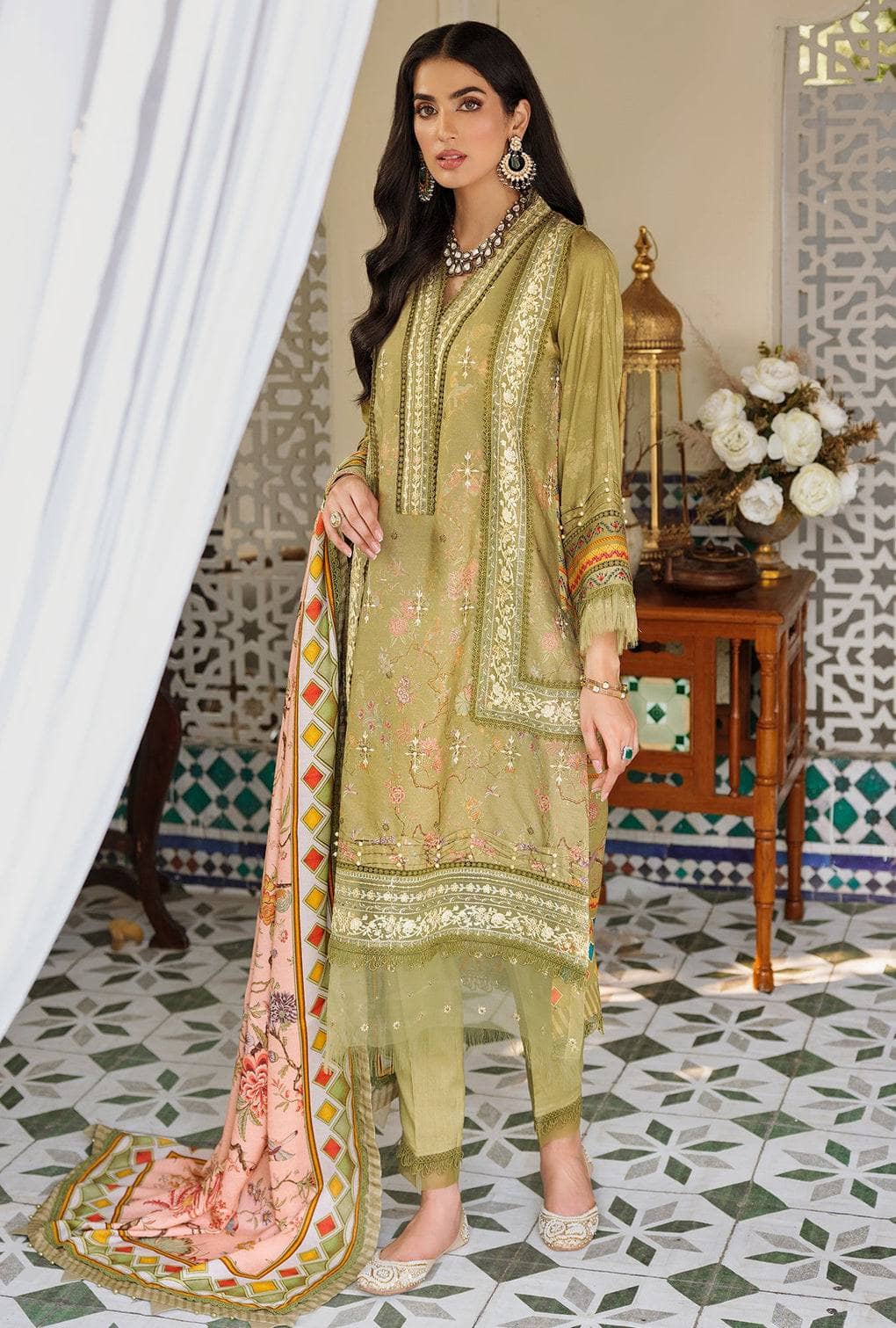 img_saadia_asad_noor_embroidered_Prints_woolen_shawl_awwal_boutique