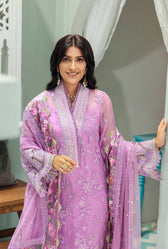 img_saadia_asad_laserkari_awwal_boutique