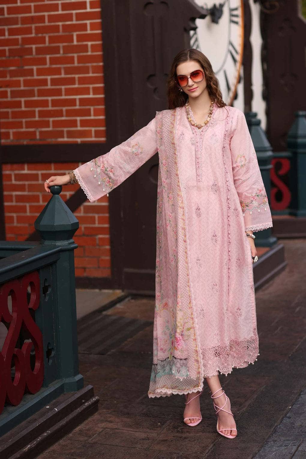 img_saadia_asad_noor_luxe_printkari_awwal_boutique