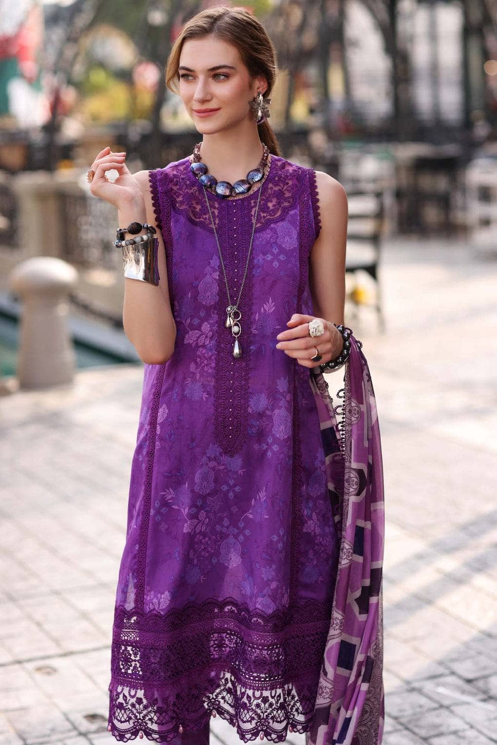 img_saadia_asad_noor_luxe_printkari_awwal_boutique