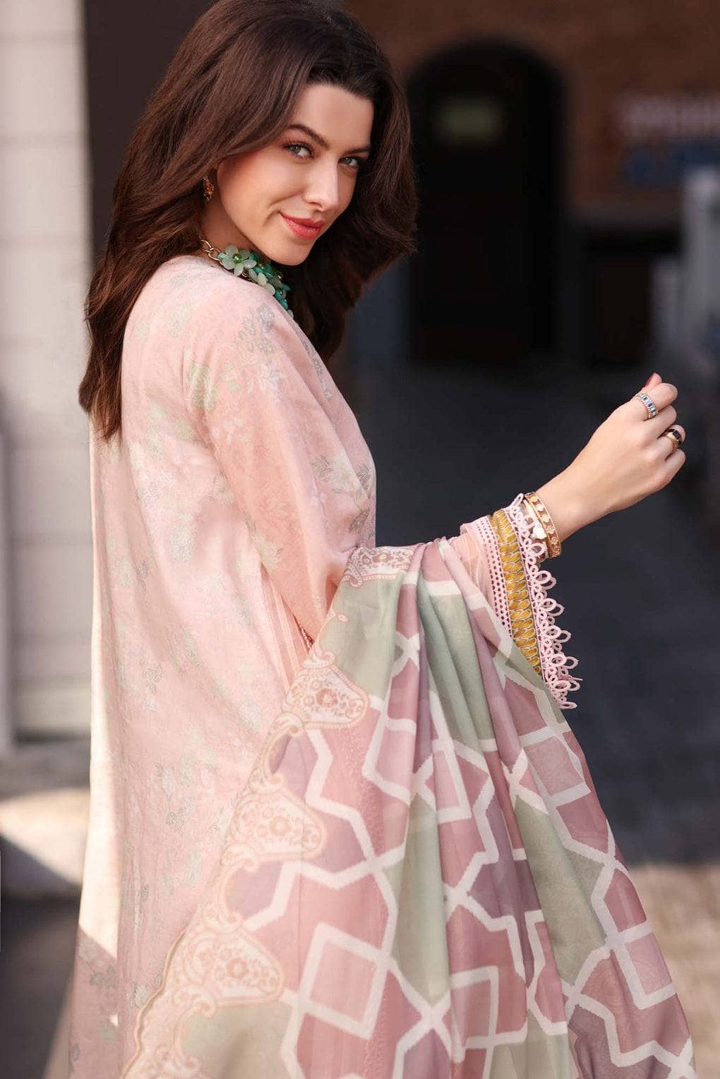 img_saadia_asad_lawn_awwal_boutique