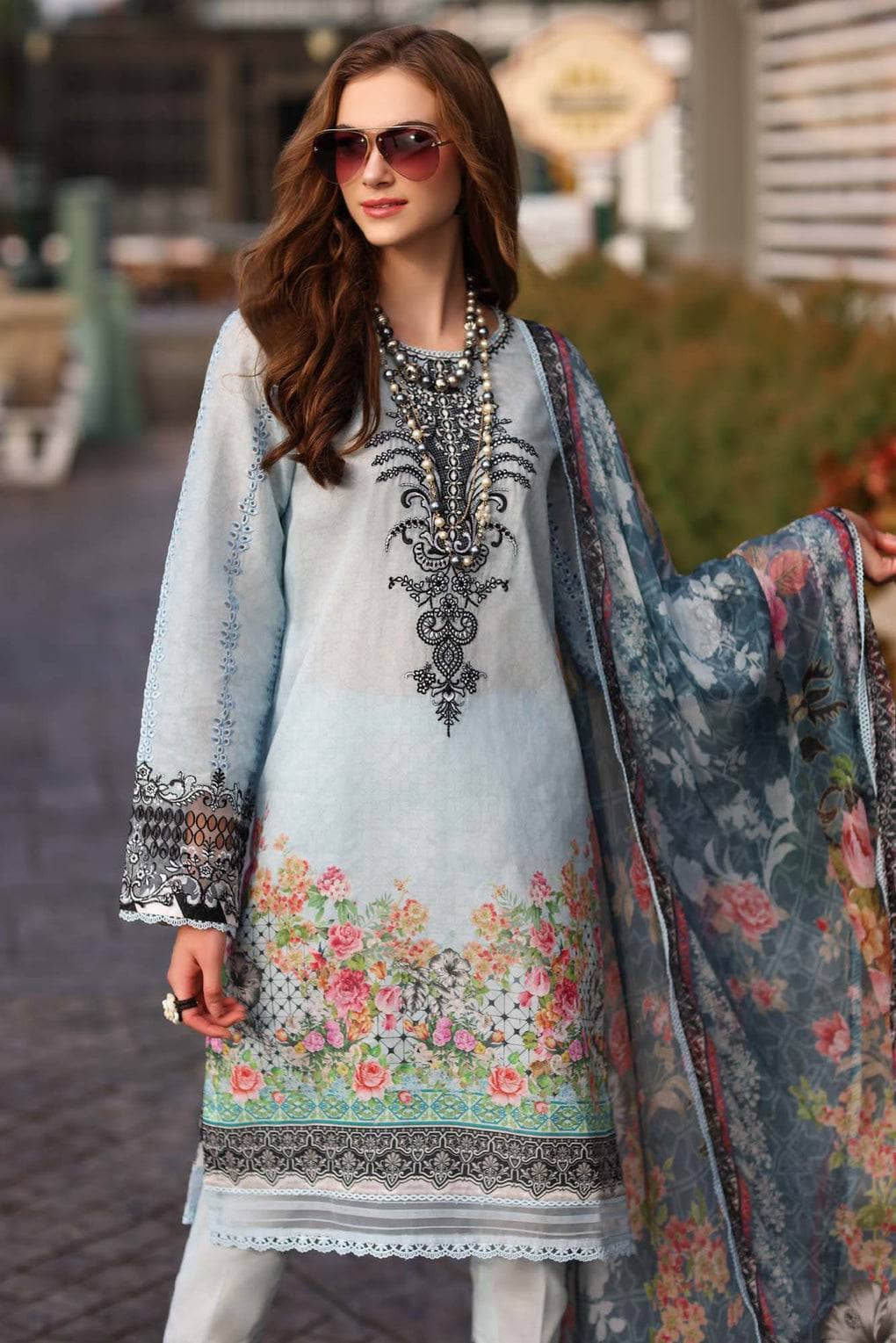 img_saadia_asad_noor_luxe_printkari_awwal_boutique