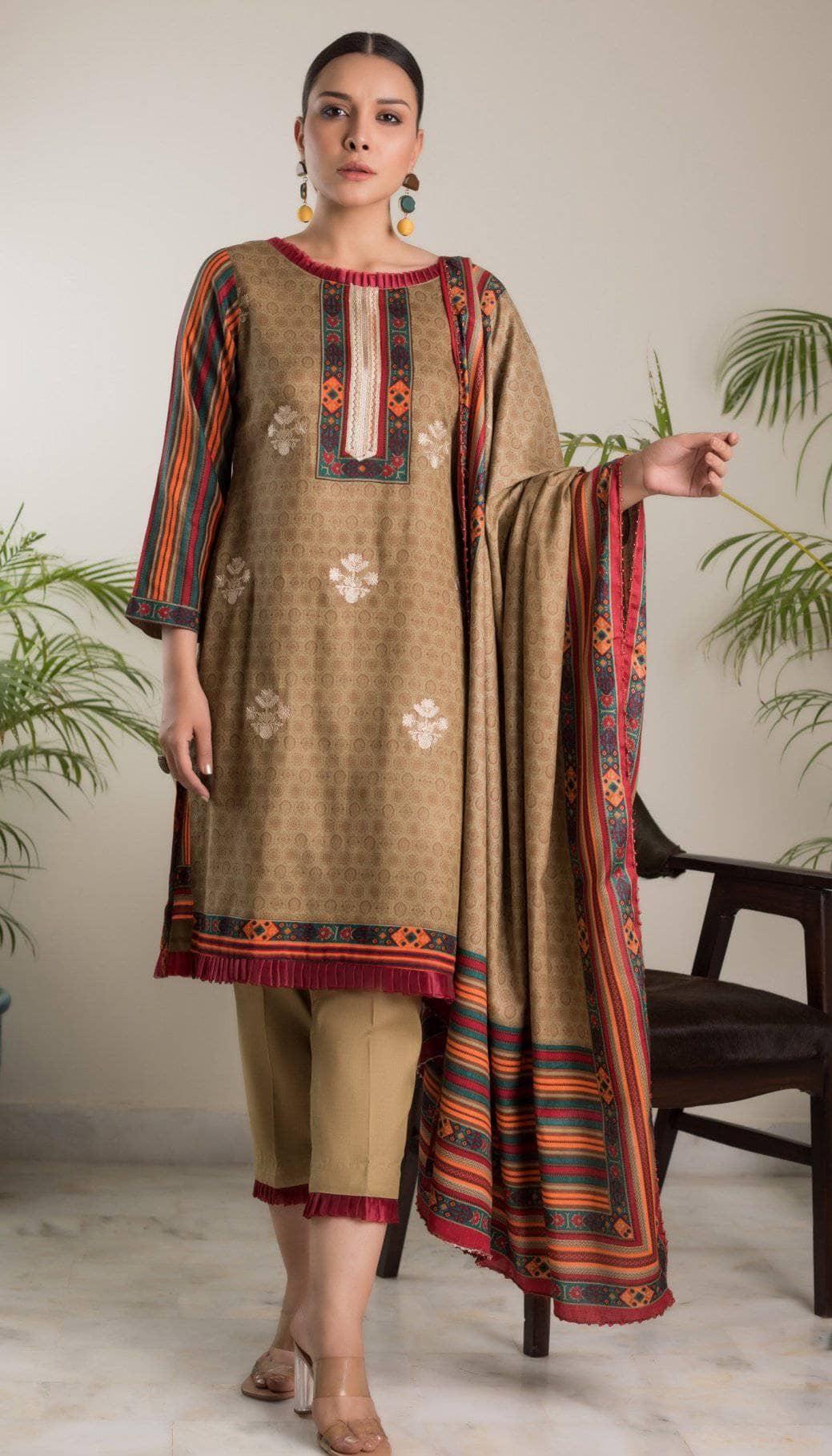 img_sahil_embroidered_lawn_2021_awwal_boutique