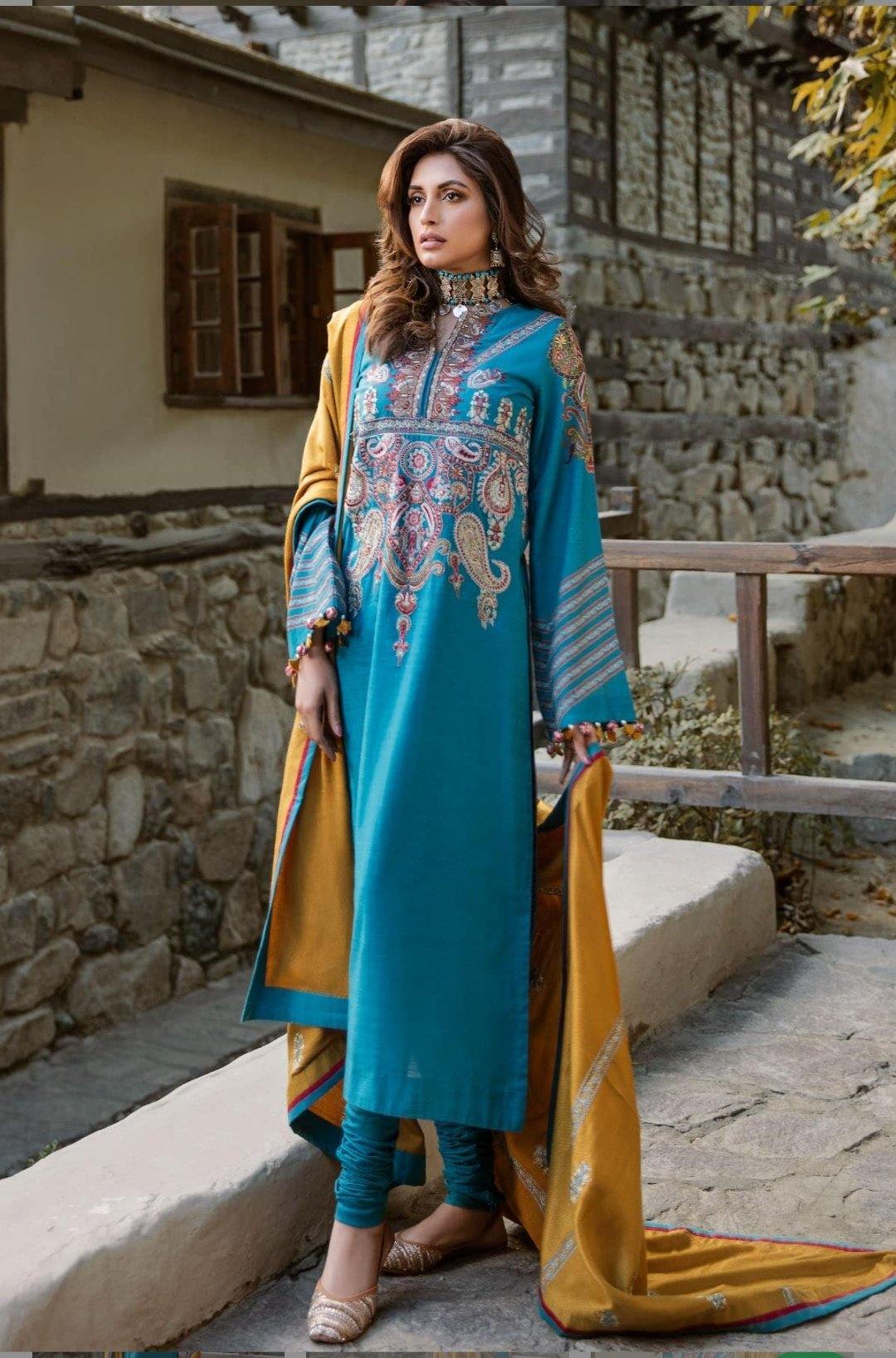 img_saira_rizwan_ittehad_winter_collection_awwal_boutique