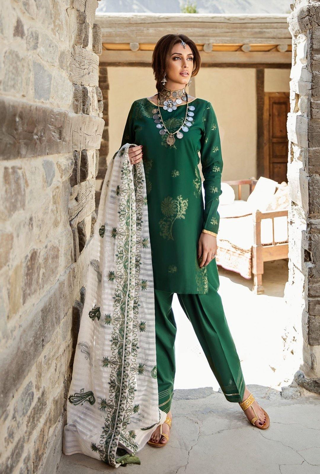 img_saira_rizwan_ittehad_winter_collection_awwal_boutique