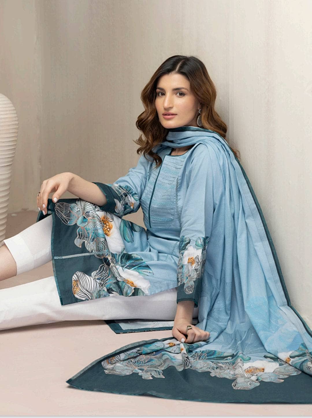 img_salina_printed_lawn_by_regalia_awwal_boutique