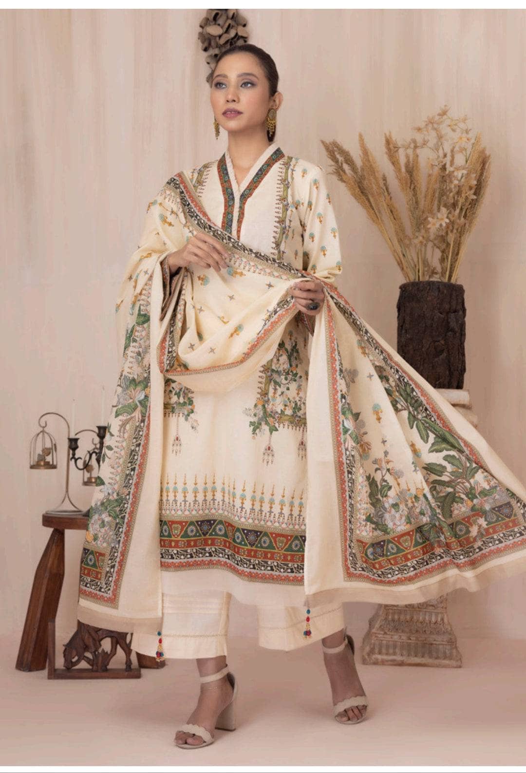 img_salina_printed_lawn_by_regalia_awwal_boutique
