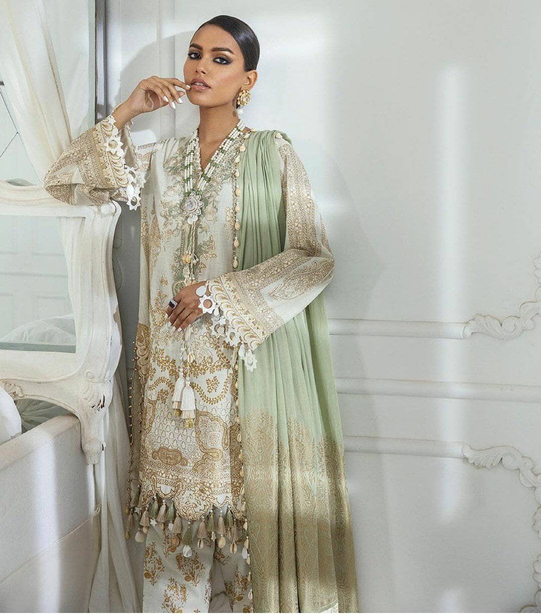 img_sana_safinaz_luxury_lawn_2021_awwal_boutique