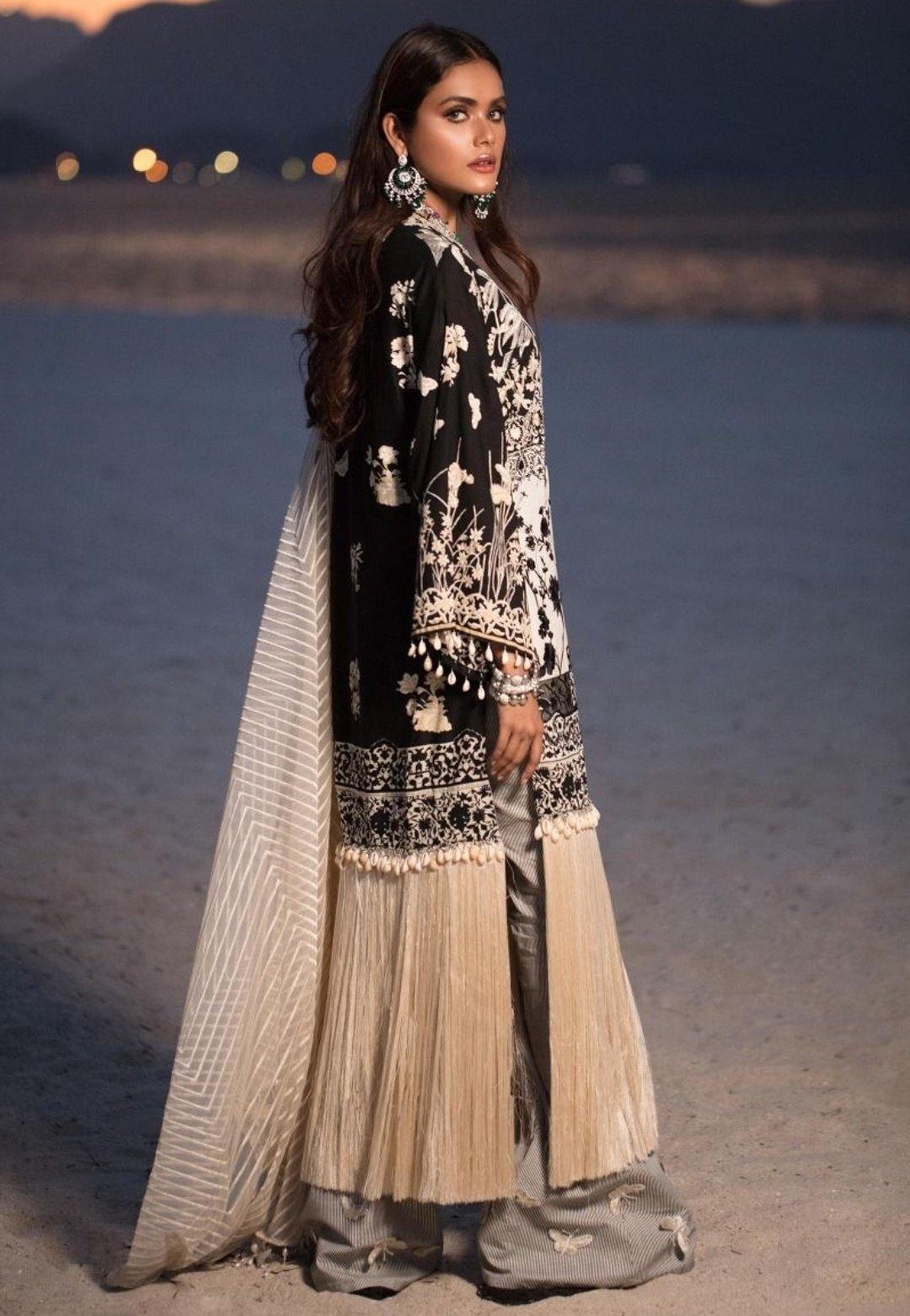img_sana_safinaz_lawn_collection_2020_awwal_boutique