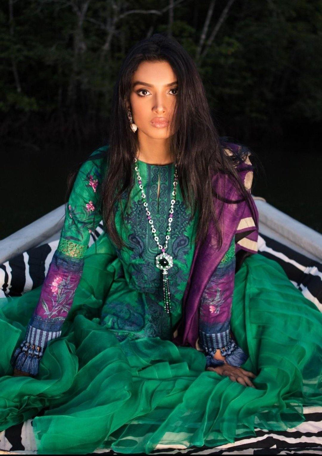 img_sana_safinaz_lawn_collection_awwal_boutique