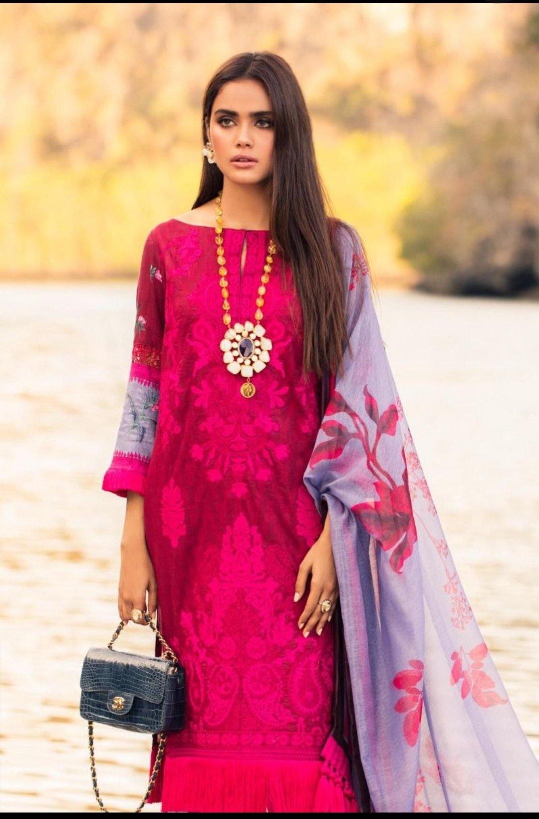 img_sana_safinaz_lawn_collection_awwal_boutique