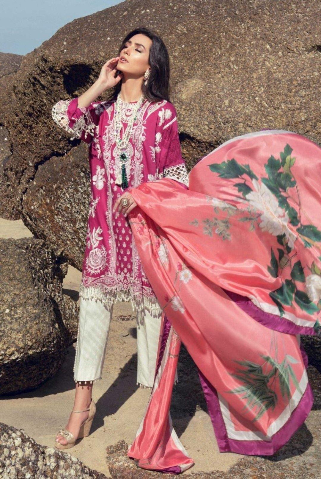 img_sana_safinaz_lawn_collection_awwal_boutique