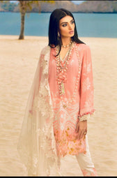 img_sana_safinaz_lawn_collection_awwal_boutique