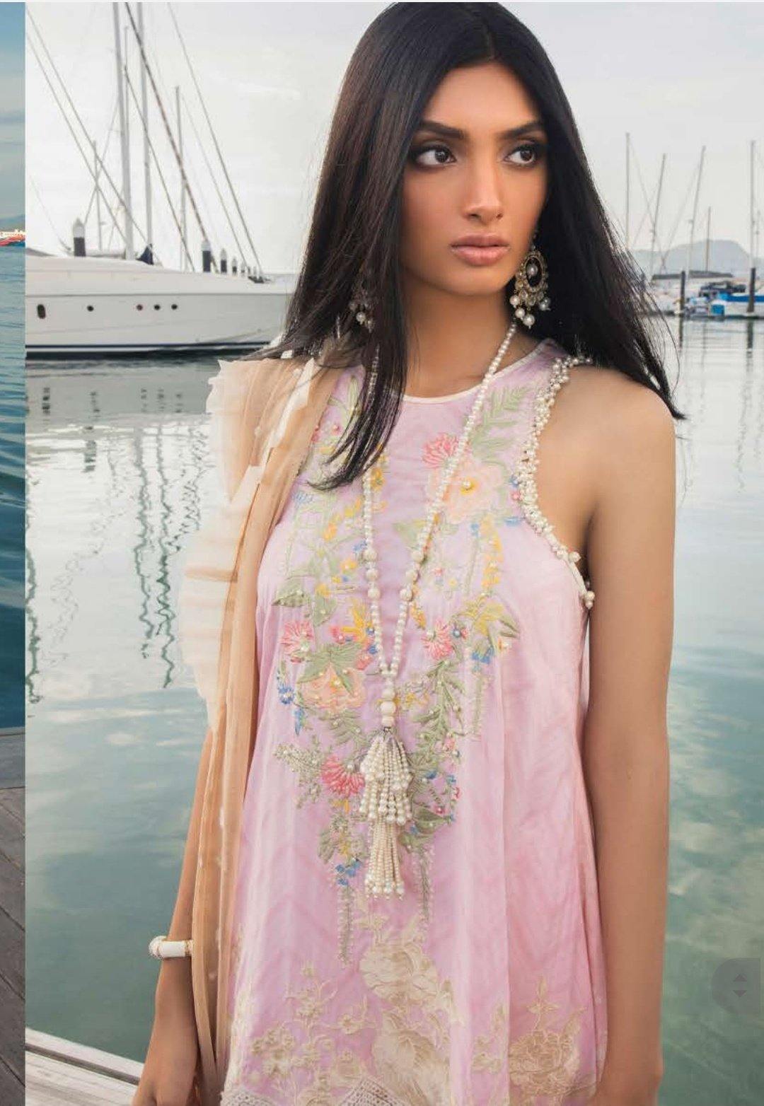 img_sana_safinaz_lawn_collection_awwal_boutique