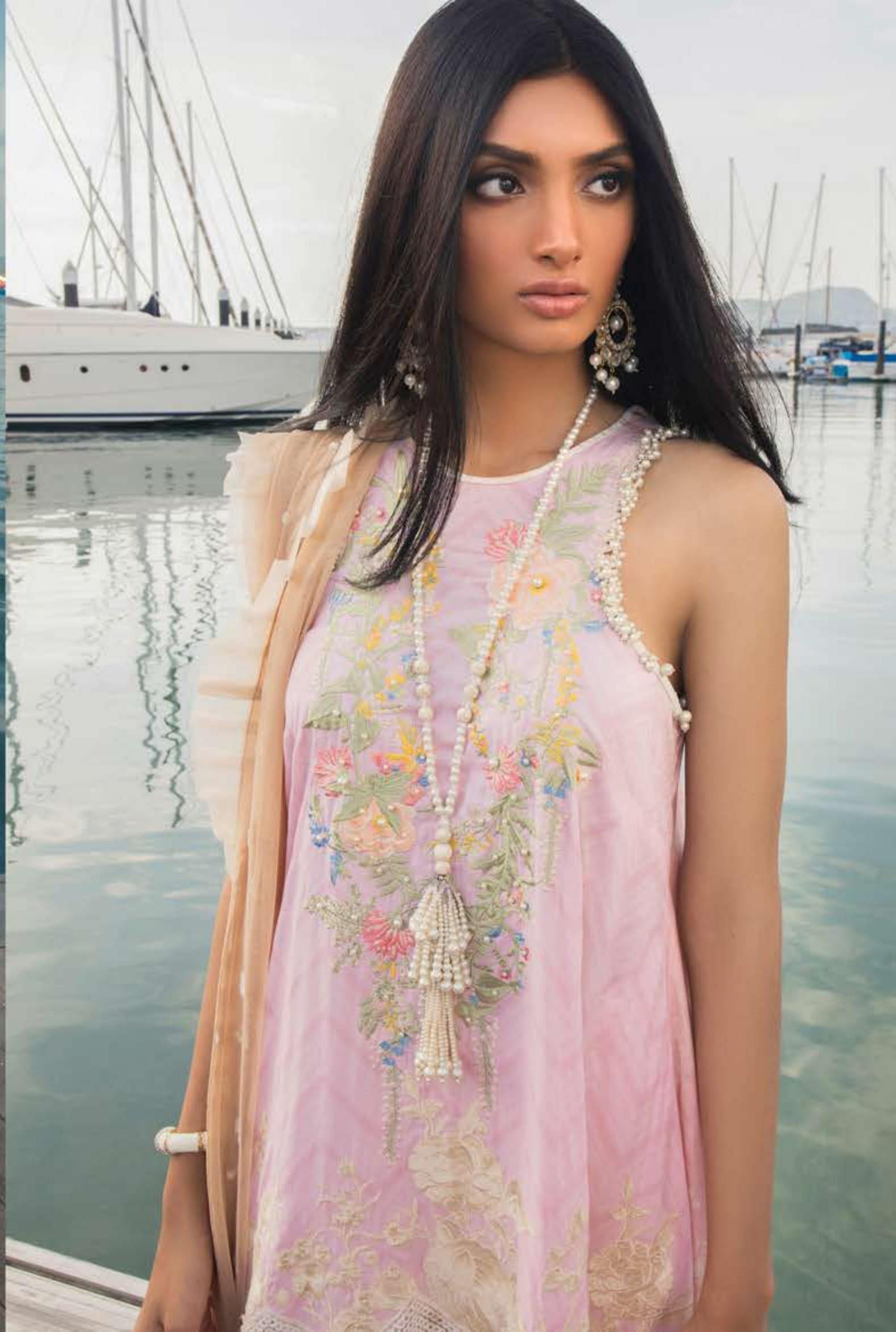 img_sana_safinaz_lawn_collection_awwal_boutique