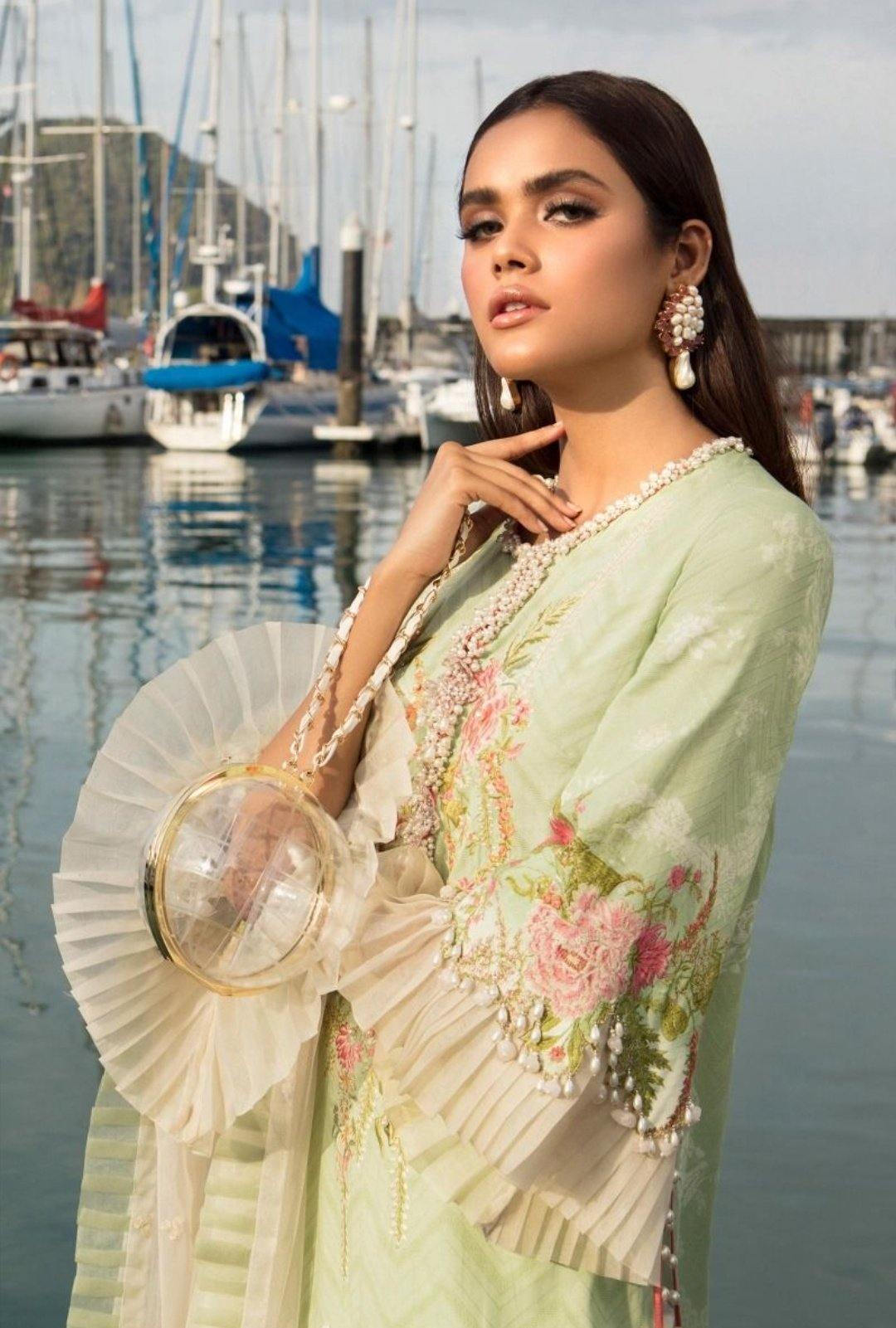 img_sana_safinaz_lawn_collection_awwal_boutique