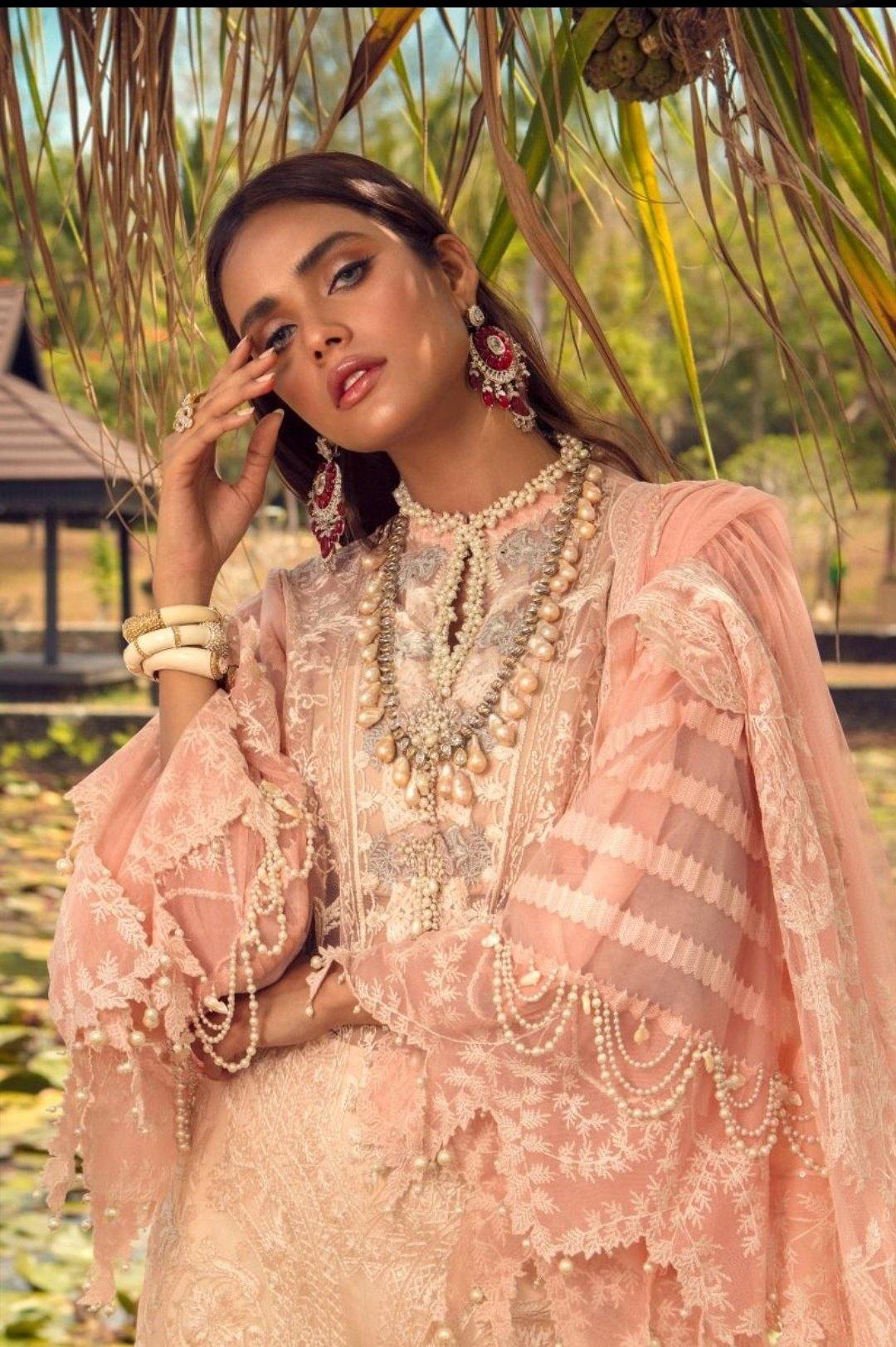 img_sana_safinaz_lawn_collection_2020_awwal_boutique